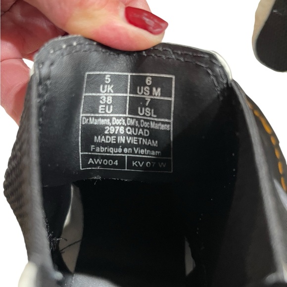 Dr. Martens Chelsea 2976 Quad Platform Bootie Women’s SZ 7 White Leather - Picture 11 of 11